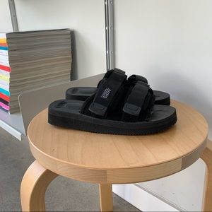 Suicoke Black Suede MOTO-VS Sandal